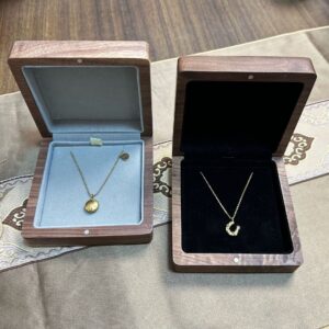 Portable and Exquisite Solid Wood Vintage Jewelry Storage Box T1-18