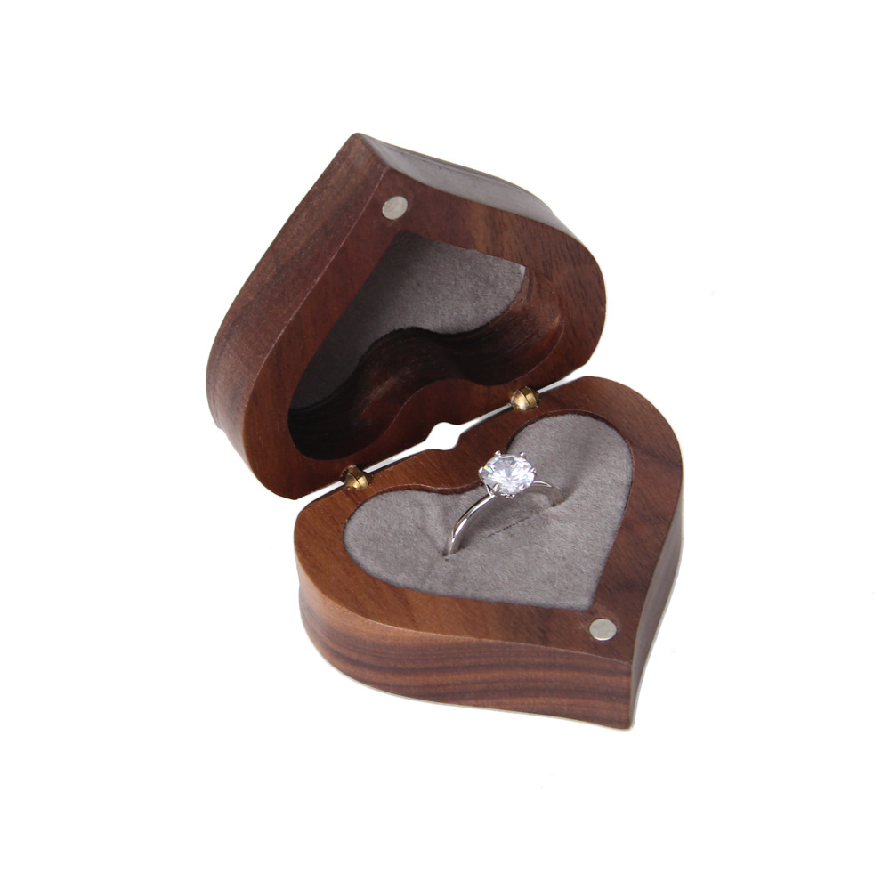 Wholesale in-Stock Walnut Wood Jewelry Gift Packaging Heart-Shaped Ring Boxes T1-19